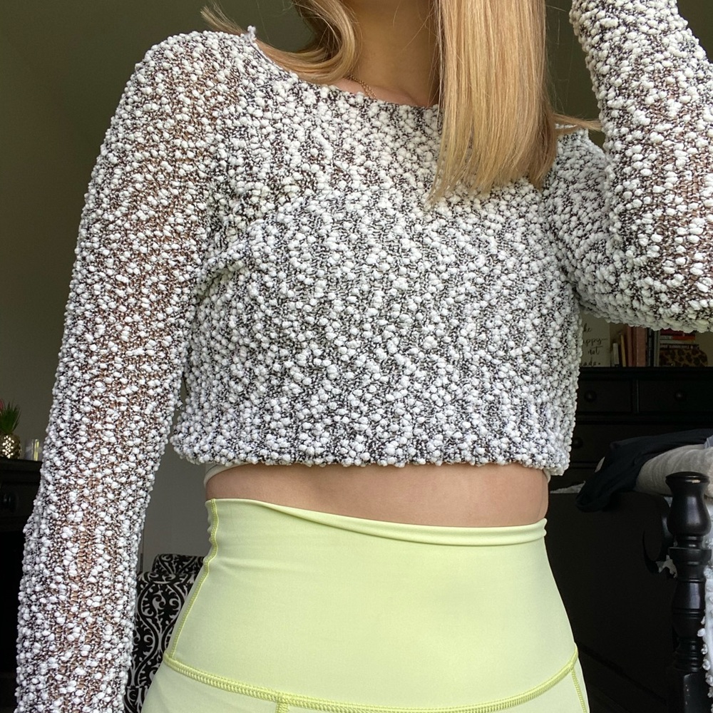 H&M long-sleeve crop top